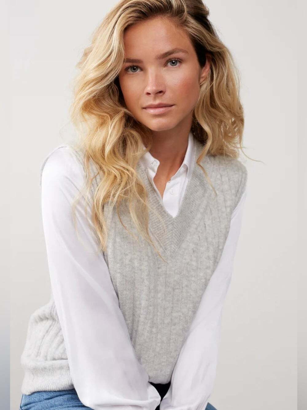 YAYA Women Grey Wool Blend Ribbed Sweater Vest Size M Preppy Minimalist Oversize